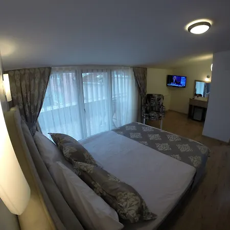 迈丹套房公寓式酒店 2*