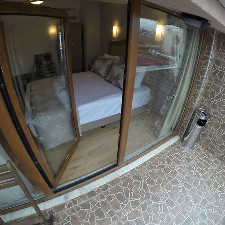 迈丹套房公寓式酒店 2*