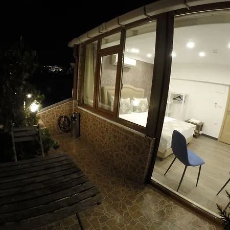 迈丹套房公寓式酒店 2*