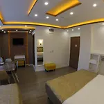 迈丹套房公寓式酒店 酒店