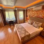 迈丹套房公寓式酒店 2*