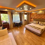 迈丹套房公寓式酒店