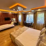 迈丹套房公寓式酒店 酒店 2*
