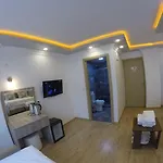 迈丹套房公寓式酒店 2*
